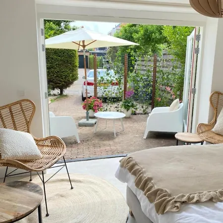 Tranquil Guest house 3*